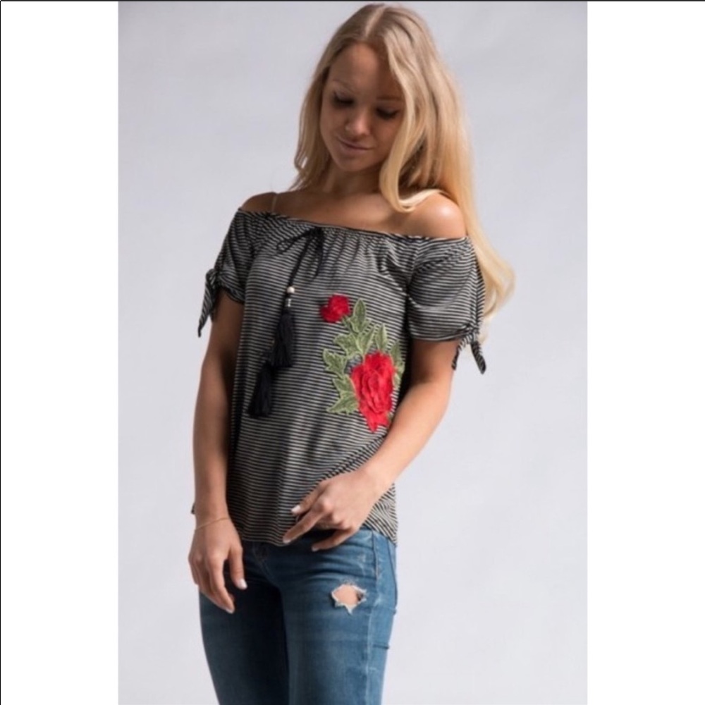 New Off the Shoulder Embroidery Patch Top